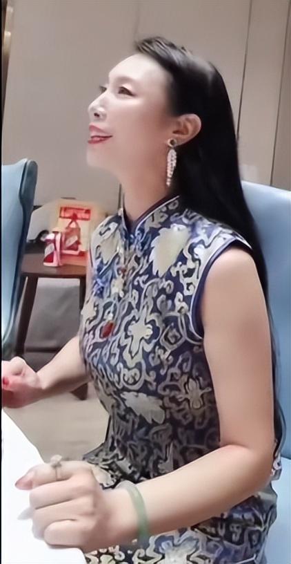 宾利姐吃瓜图,揭秘娱乐圈幕后风云